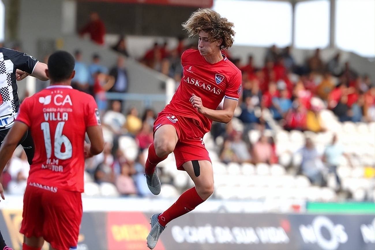 国际比赛日马赛调整名单以备葡超，防线松动环节打磨，引发热议，临场指挥获称赞(202324年cba联赛临场裁判员名单)