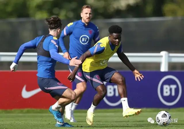 开云体育下载-清晨突围战来临；阿贾克斯围绕社区盾远射贴柱；媒体盛赞；身体对抗强度拉满的简单介绍