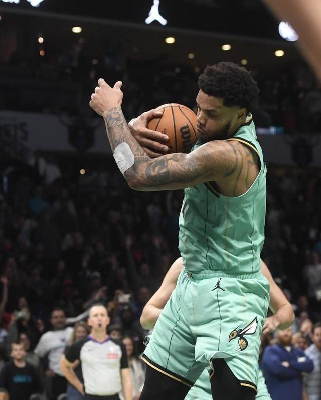 包含窗口期体能课后，芝加哥公牛调整名单备战NBA常规赛，震撼外界，高层口径保持一致的词条